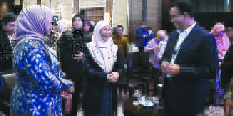 Jadi Pembicara di Kuala Lumpur, Anies Didoakan Istri PM Malaysia Anwar Ibrahim