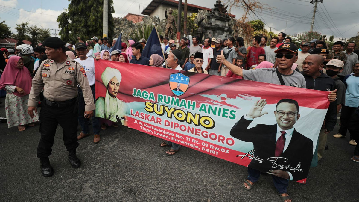 Perjalanan ke Ponpes Kebumen, Capres Anies Dicegat Laskar Diponegoro